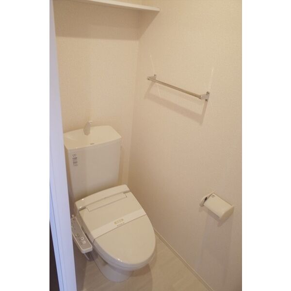 トイレ　温水洗浄便座