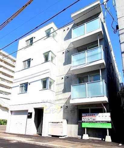 建物外観　お洒落なデザイナーズマンションです♪