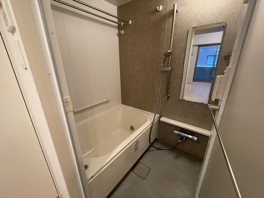 バス・シャワールーム　洗面