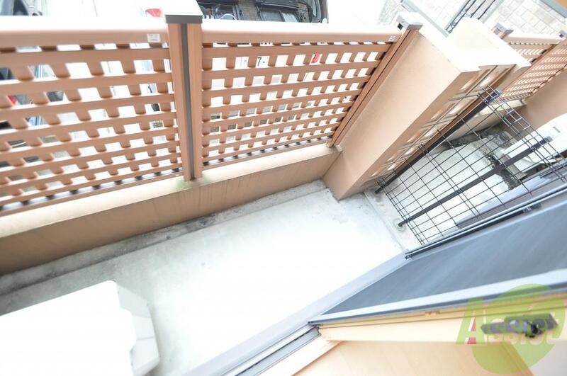 バルコニー　バルコニーは陽当たりが良く、洗濯物も気持ち良く乾きます。