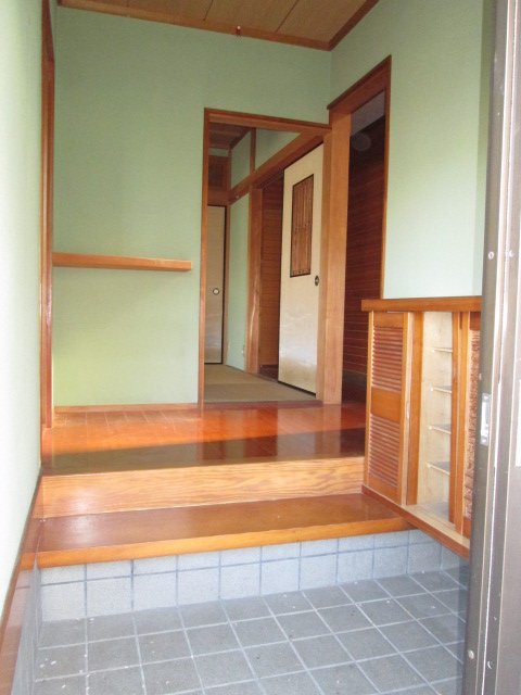 玄関　下駄箱付