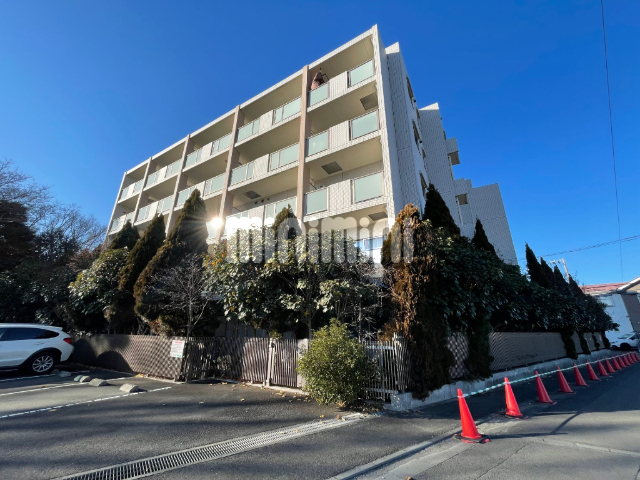 建物外観　敷地ゆったりなマンション