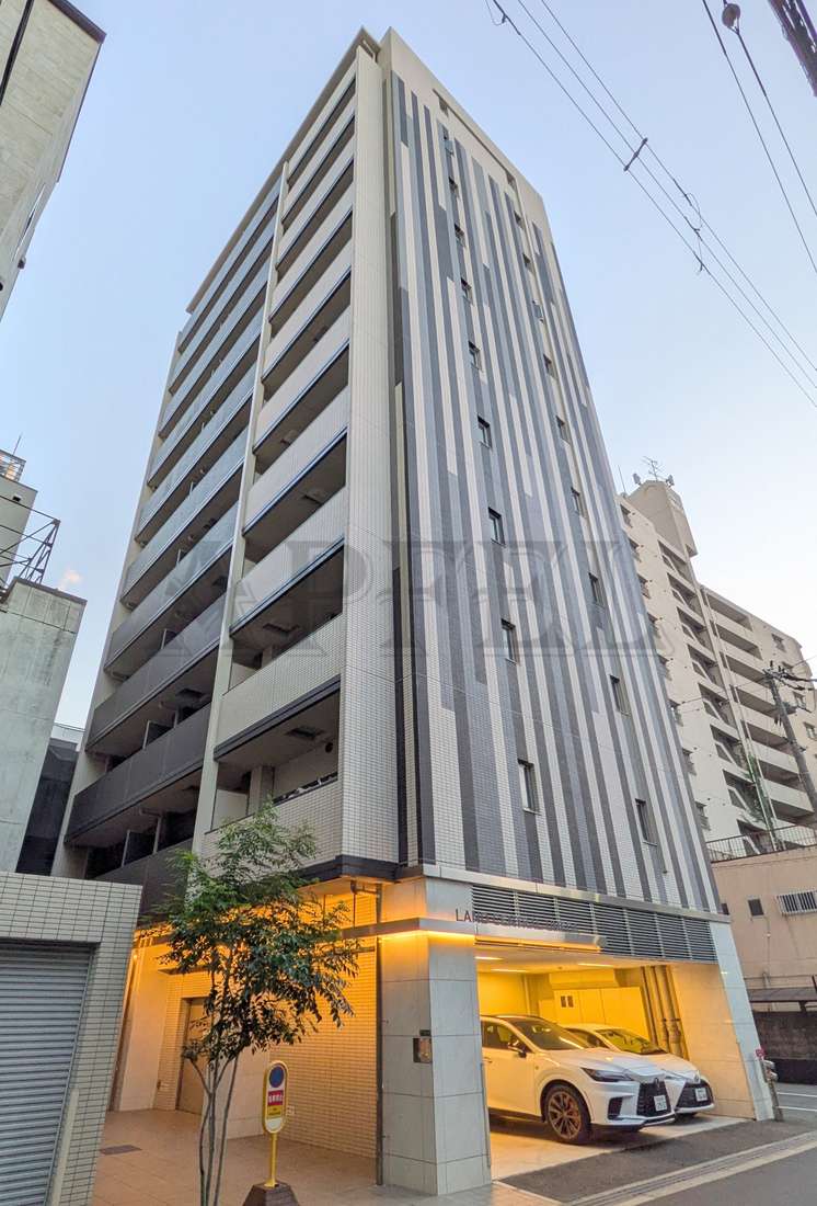 建物外観　ランドセントラル梅田