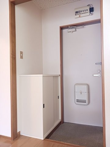 玄関　収納もある玄関です