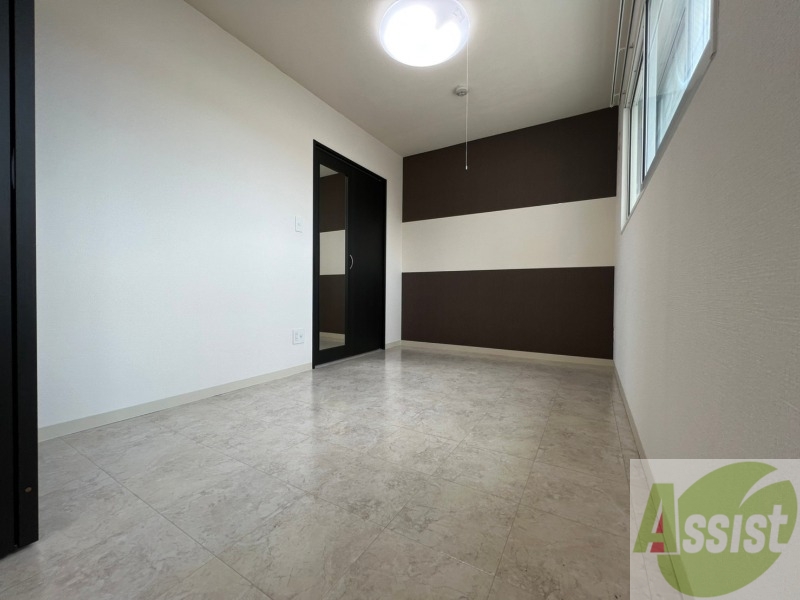 その他部屋・スペース　５．２帖の洋室です。家具の配置もしやすそうですね！