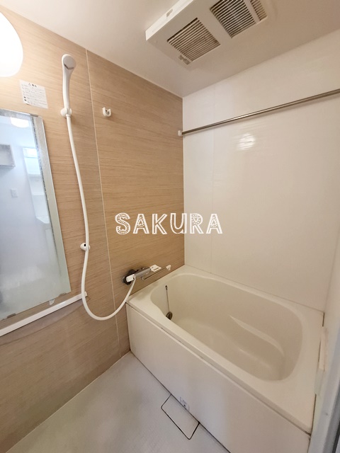 バス・シャワールーム　ご家族や長時間入浴に便利な追い炊き機能付きです♪