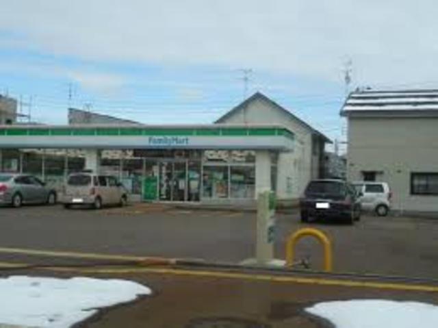 コンビニ　ファミリーマート長岡川崎店（コンビニ）まで429m