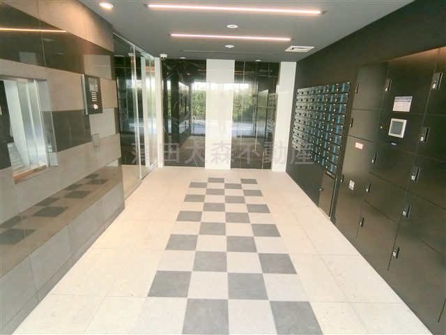 エントランス　防犯カメラTVモニター付オートロック宅配BOXメールBOX