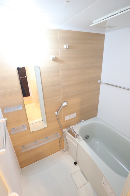 バス・シャワールーム　※同物件別部屋写真です。現況優先です