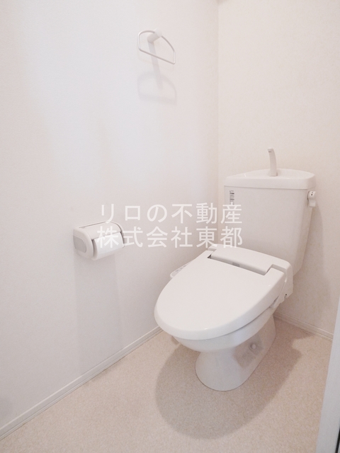トイレ　洗浄・暖房便座付です！