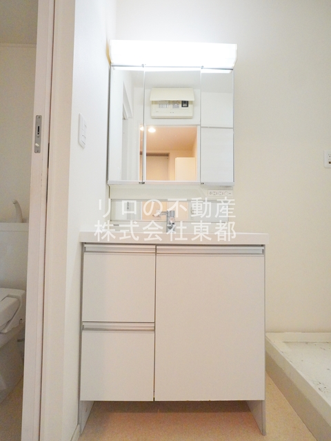 洗面設備　嬉しい洗面台は独立タイプ！