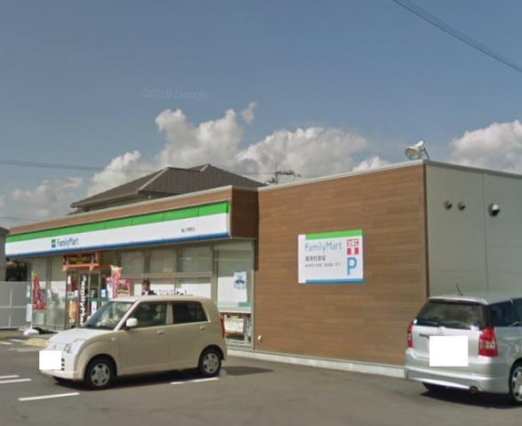 コンビニ　ファミリーマート（コンビニ）まで1845m