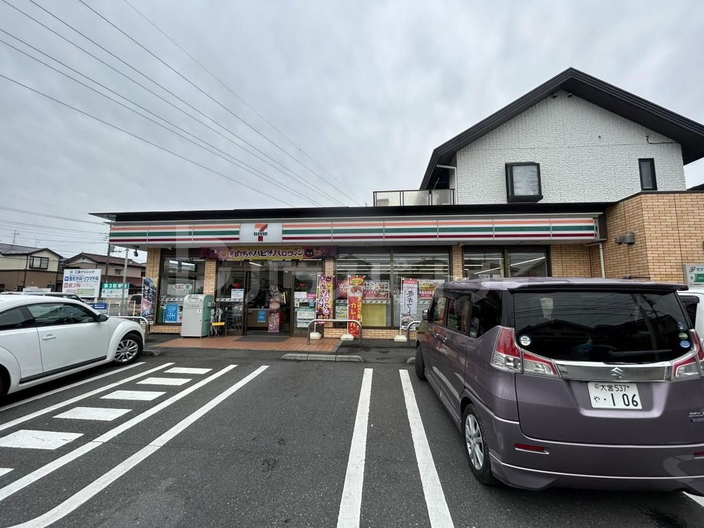 コンビニ　セブンイレブン大宮三橋店（コンビニ）まで320m