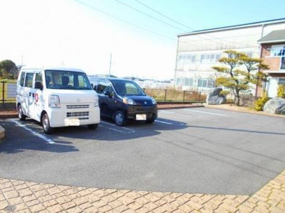駐車場　駐車場