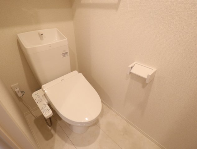 トイレ　※同タイプの部屋写真です