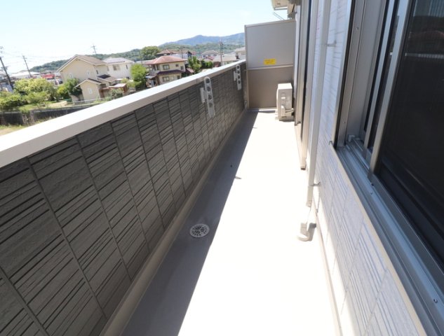 バルコニー　※同タイプの部屋写真です