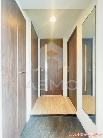 玄関　同マンション別部屋　参考写真