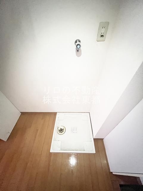 その他　水漏れの心配がない防水パン付きの洗濯機置き場です