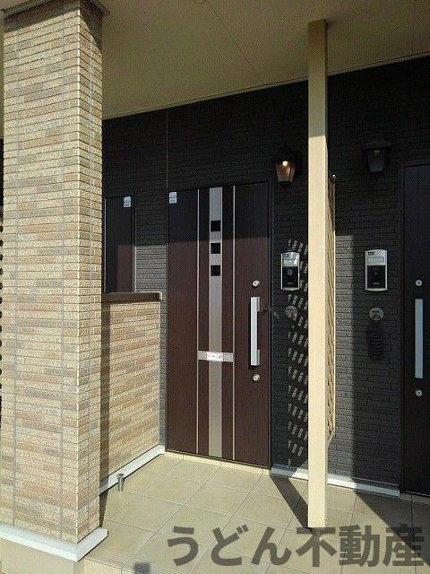 エントランス　うどん県のお部屋探しはうどん不動産へ うどんちゃんとLINE