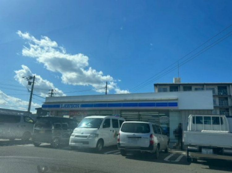 コンビニ　ローソン 新居浜新田町店（コンビニ）まで627m