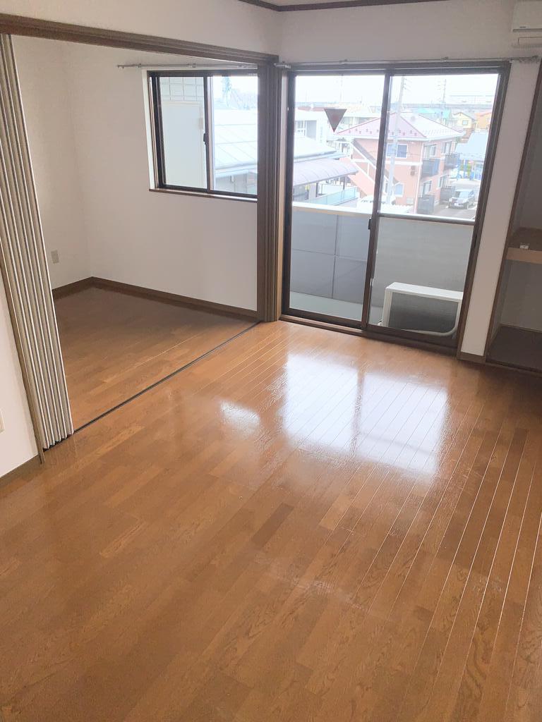 その他　洋室6.75帖と4.25帖