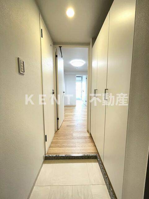 玄関　収納もある玄関です