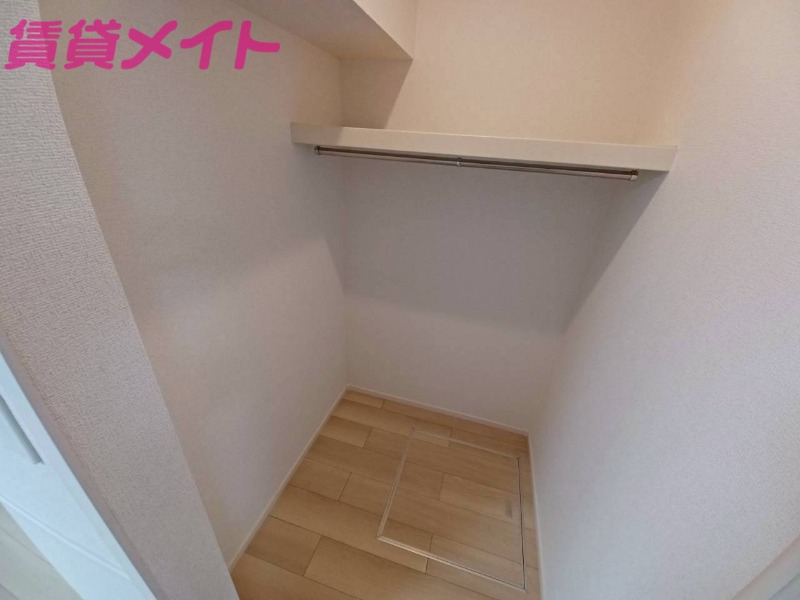 収納　同型参考写真