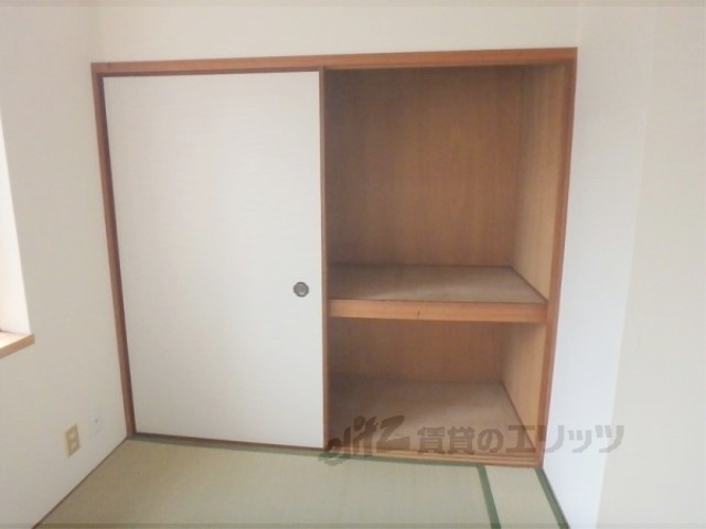 収納　押入れ