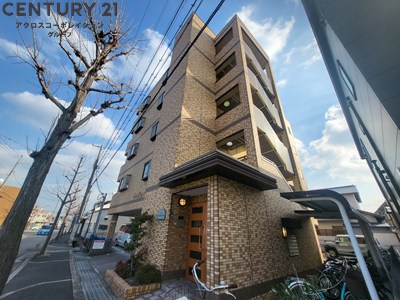 建物外観　オートロックで外部の人間が簡単に出入りできないため安心です。