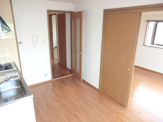 居室・リビング　角部屋住戸で過ごしやすく、おすすめです。