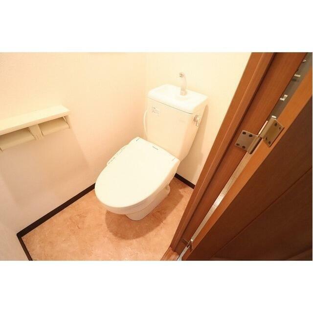 トイレ　清潔感のあるトイレです