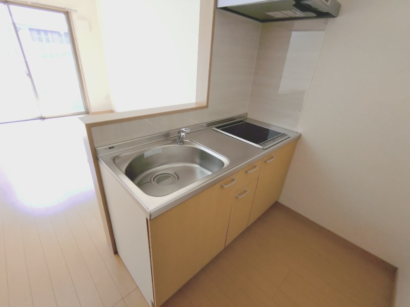 キッチン　間取り反転タイプ
