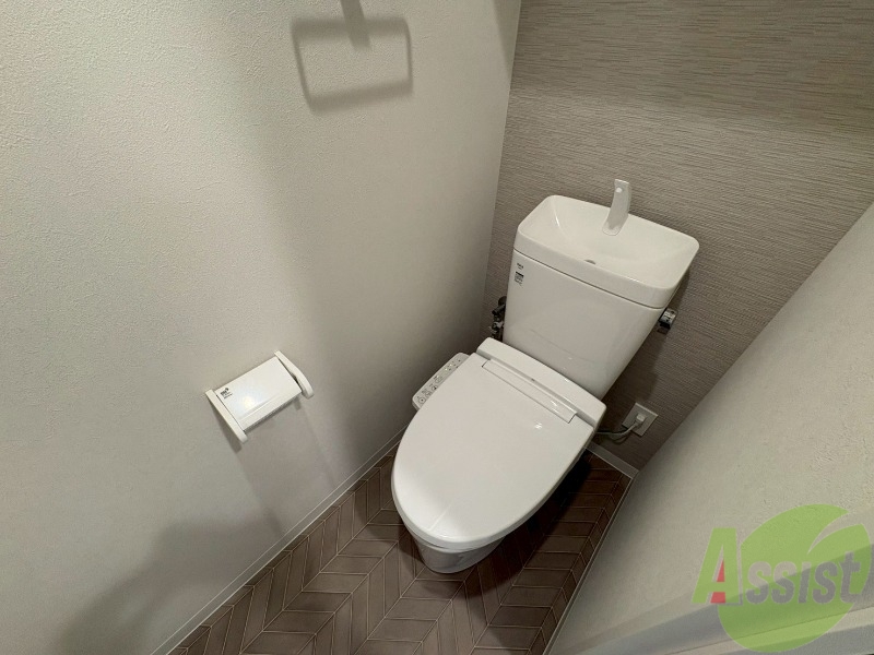 トイレ　こちらはトイレになります。ウォシュレット機能付です。