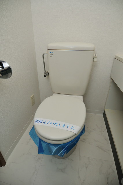 トイレ　※同間取り参考写真