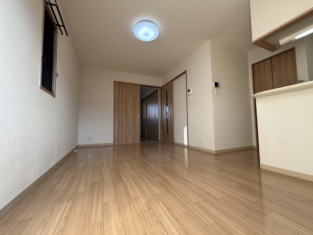 居室・リビング　別号室参考写真