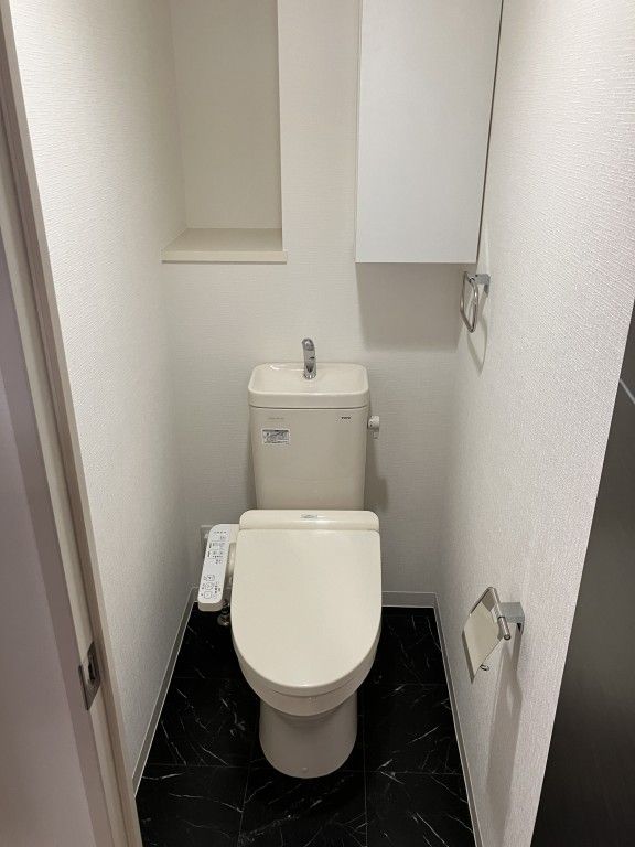 トイレ　※別号室の参考写真です。
