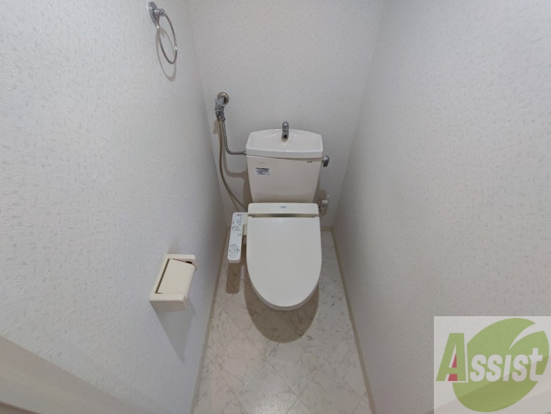 トイレ　こちらはトイレです。清潔感があり、安心して使用できます。
