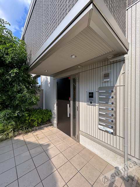 エントランス　オートロックで部外者はシャットアウト♪♪