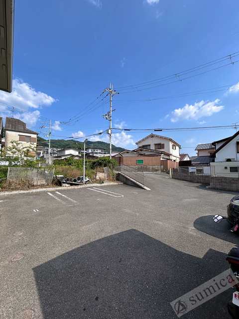 その他共有部分　広々とした敷地内駐車場を完備♪♪