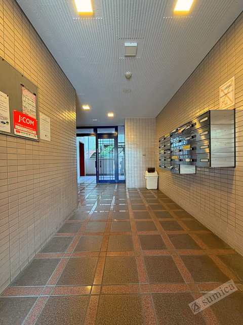 エントランス　明るいエントランスであなたのお帰りをお待ちします＾＾
