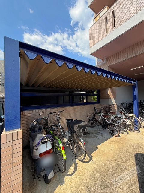 その他共有部分　屋根付き駐輪場が嬉しいです♪♪