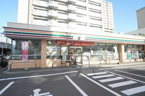 コンビニ　セブンイレブン 札幌北5条東2丁目店（コンビニ）まで576m