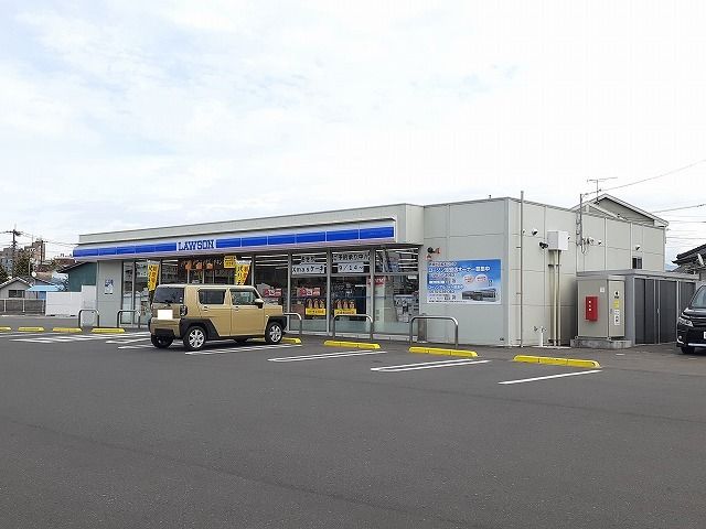 コンビニ　ローソン都城平江町店（コンビニ）まで700m