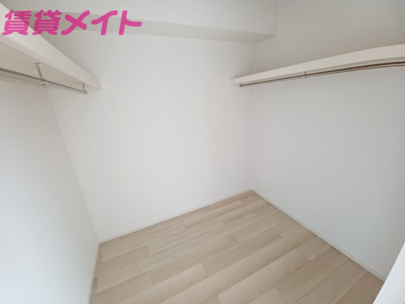 収納　同物件別室反転
