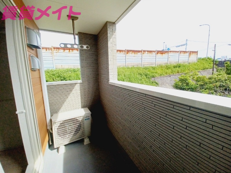 バルコニー　同物件別室反転