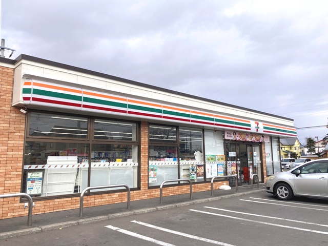 コンビニ　セブンイレブン 釧路新川町店（コンビニ）まで350m