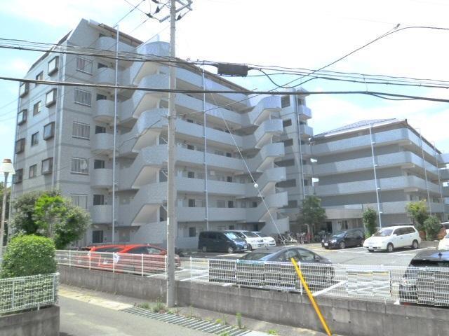 建物外観　駅近の大型マンションです。