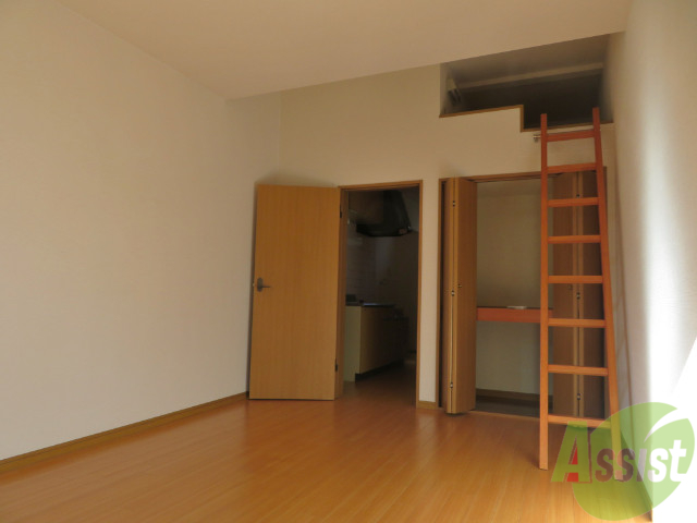 その他部屋・スペース　リビングと寝室は同じお部屋になります。お好きな場所にどうぞ。