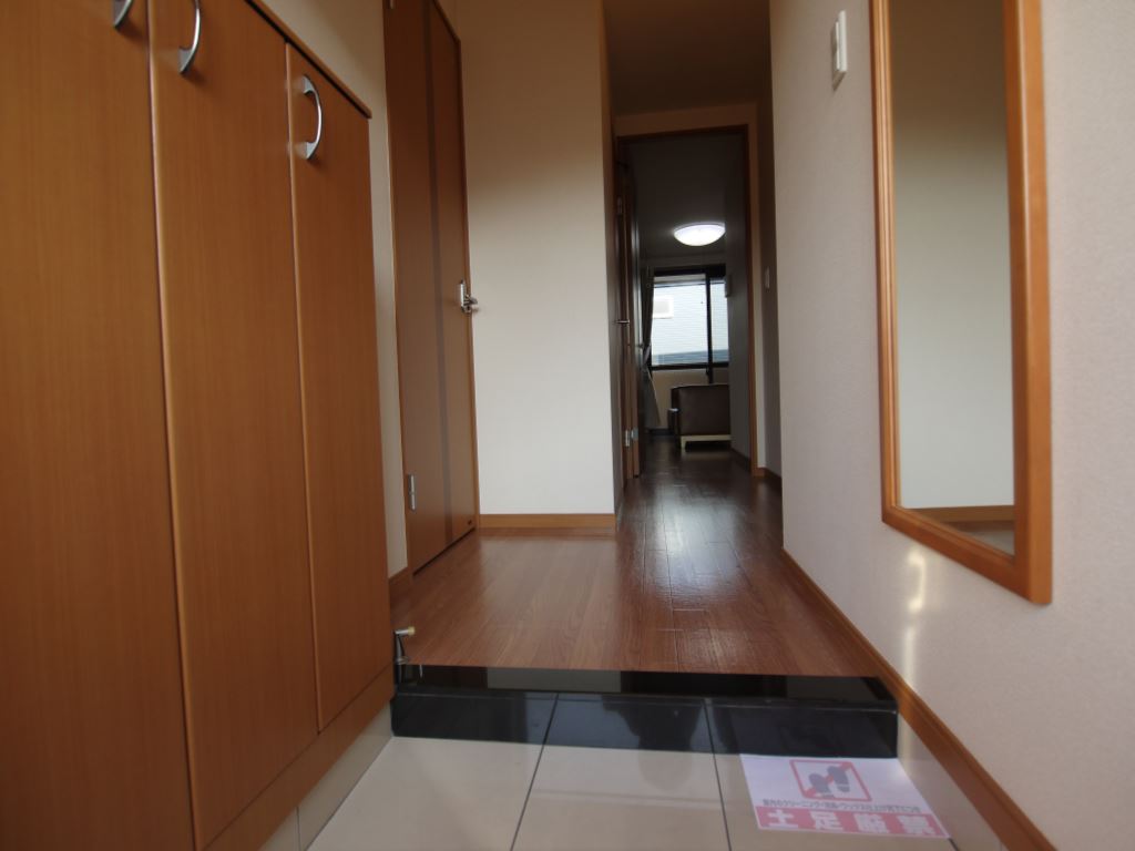 玄関　詳細は、RISUMO江坂本店までお問合せください♪