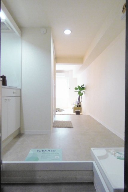 玄関　※室内設置の家具・小物はイメージです。※